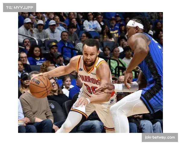 勇士单节狂轰40分三分命中率创新高五人齐发力成胜负关键 勇士单节狂轰40分三分命中率创新高五人齐发力成胜负关键